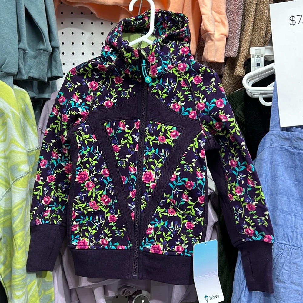 Ivivva Remix Hoodie • SIZE 4 • BNWT • Purple Rose Pattern